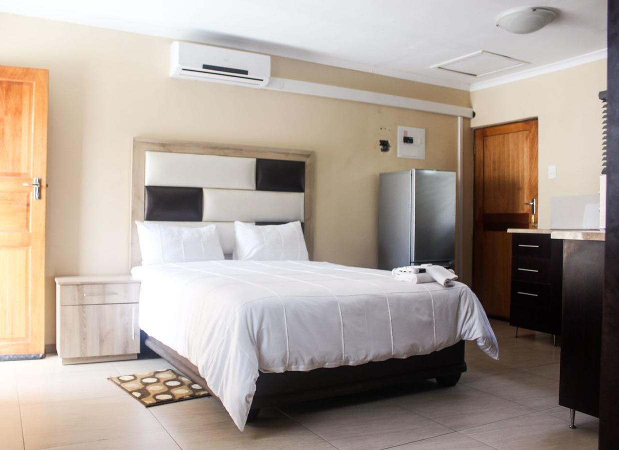 Mbopha Guest House Ulundi Eksteriør billede